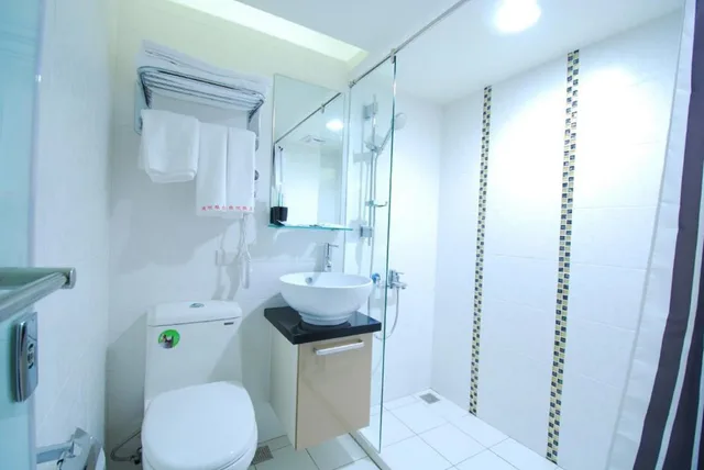 غرفة عائلية رباعية بسريرين مزدوجين، Shin Shin Hotel 4/5