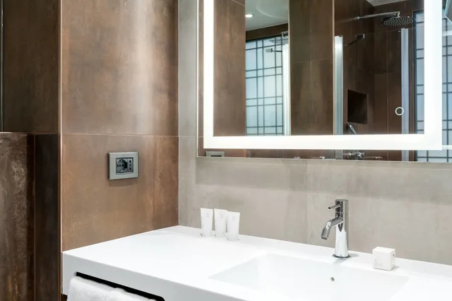 جناح جونيور بسرير كوين مع أريكة، AC HOTEL VENEZIA 4/4
