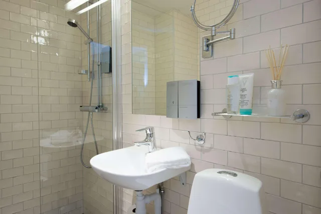 غرفة بسرير كينج، Best Western Plus Park Airport Hotel 5/5