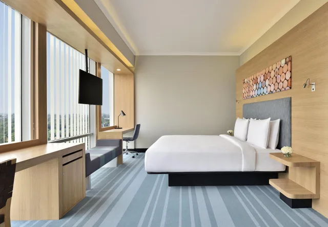 studio, Aloft New Delhi Aerocity 1/3