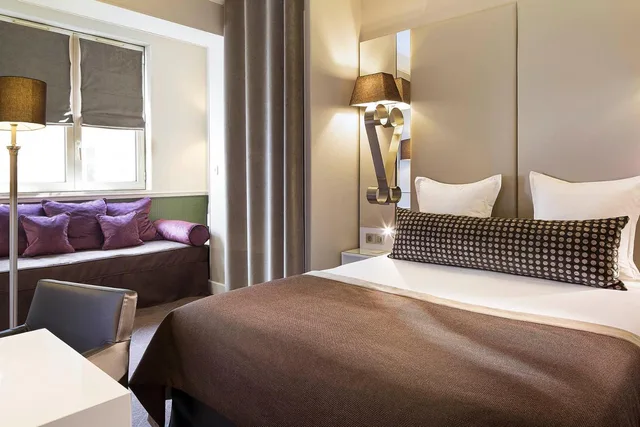 2 Bedrooms, Connecting, Double and Twin Beds, Private Wing، Hotel Galileo 3/3