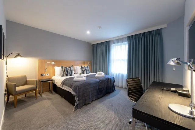City, Twin Beds, Apex City 3/15