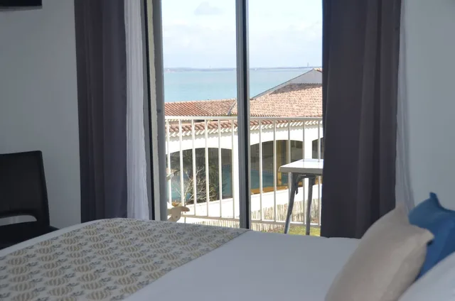 غرفة كومفورت بسرير كوين بإطلالة على البحر، Hotel Et Spa Les Cleunes Oleron 2/5