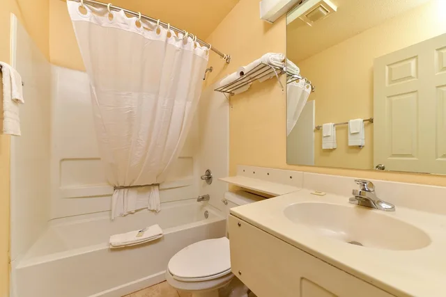 غرفة بسريرين مزدوجين، Americas Best Value Inn & Suites Albemarle 5/6