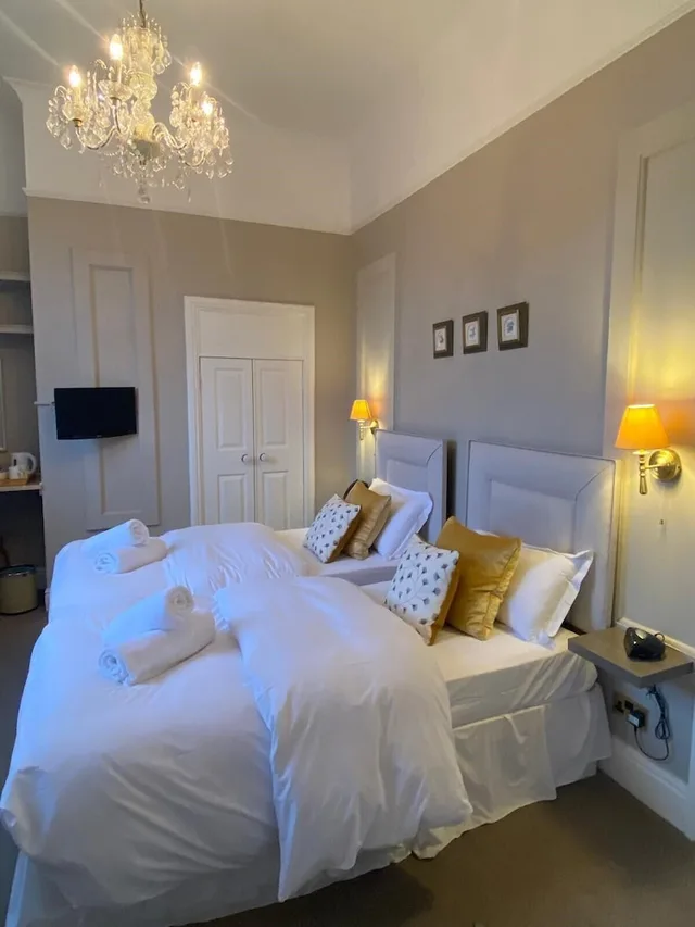 غرفة قياسية بسريرين منفصلين، The Alexandra Court Hotel 1/2