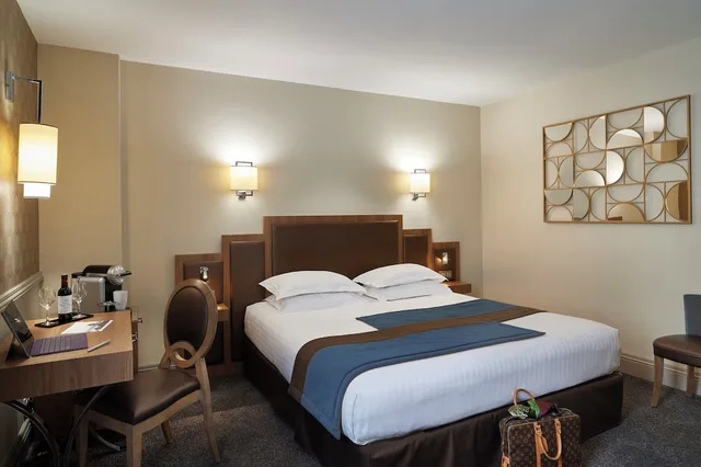 غرفة ديلوكس بسريرين منفصلين، Best Western Premier Hotel Bayonne Etche Ona-borde 5/9