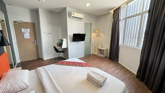غرفة تنفيذية بسرير كينج، Win Win Boutique Hotel Port Dickson 2/8