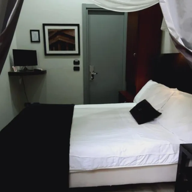 غرفة مفردة، Hotel Giuggioli 6/17