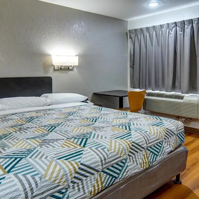 غرفة بسرير كينج، Motel6 Longview, TX 5/9