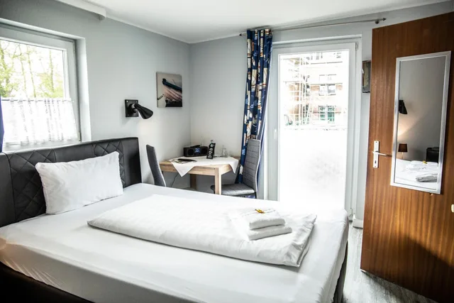 Room, Single, Balcony, Hotel Tum Stuurmann 1/5
