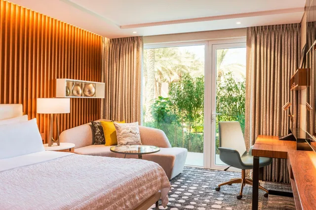 Deluxe, Suite, King Bed, Le Meridien Dubai Hotel and Conference Centre 2/5