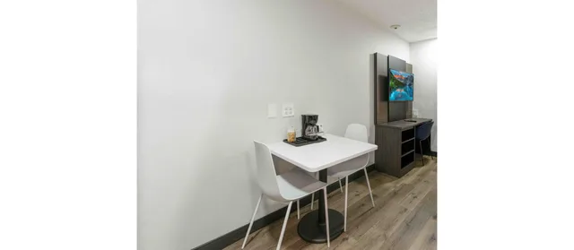 غرفة بسرير كوين لغير المدخنين، Studio 6 Extended Stay - Tucker, GA - Atlanta Northlake 4/4