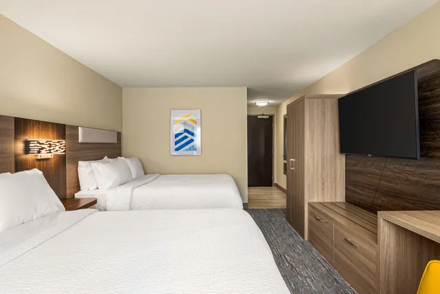 Room, 2 Queen Beds, Accessible, Holiday Inn Express Richmond by IHG 1/4