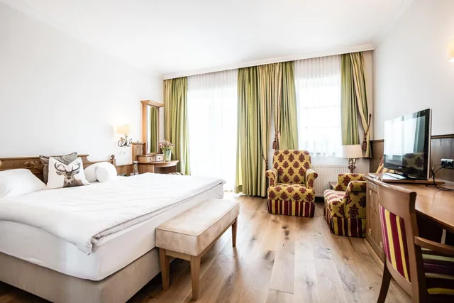 Deluxe, King Bed, Garden or Parking View، Hubertushof 3/10