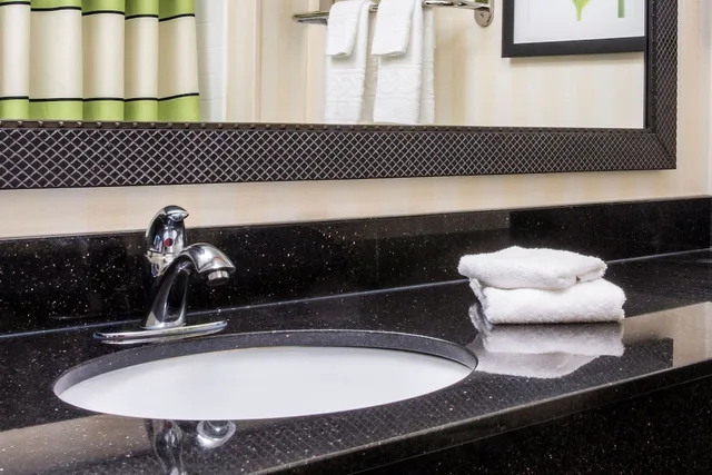 غرفة بسرير كينج لذوي الإعاقة، Fairfield Inn Middletown Monroe 4/5