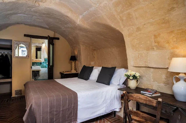 غرفة تقليدية بسرير مزدوج بإطلالة على المدينة، Locanda San Martino Thermae 6/10