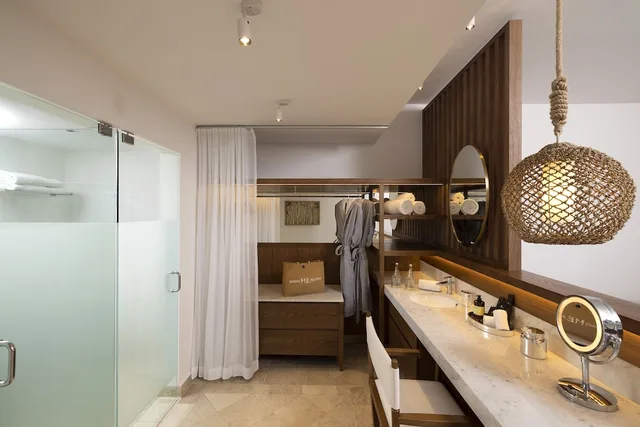 Extra Me, Junior Suite, King Bed, Beach Front, Hot Tub, ME Cabo - Adults only 2/3