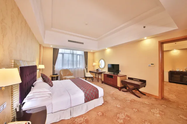 غرفة تنفيذية بسرير كينج بإطلالة على المدينة، Xinhui Country Garden Phoenix Hotel 2/10