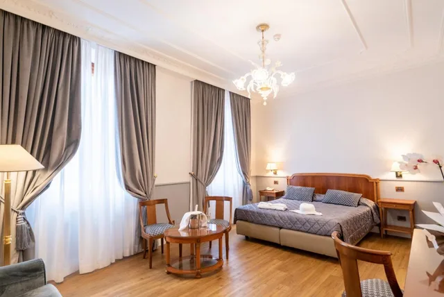 Junior Suite, Strozzi Palace Hotel 4/10