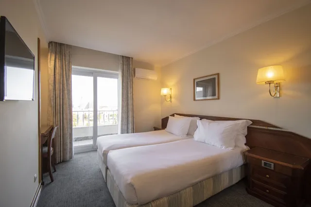 غرفة سوبيريور بسريرين منفصلين بشرفة، Sana Rex Hotel 3/6