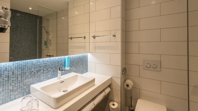 غرفة قياسية بسرير كوين مع أريكة، Holiday Inn Express MUNICH CITY WEST 9/9