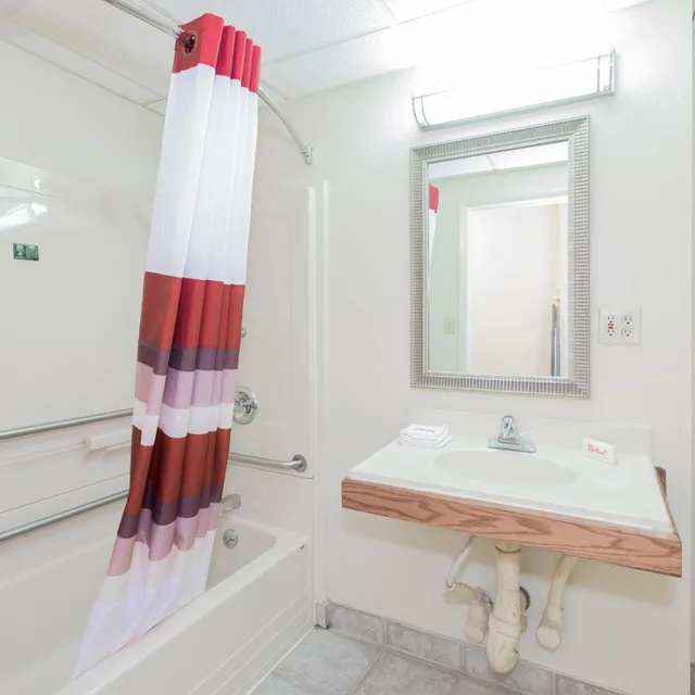 Room, Queen Bed, Accessible, Red Roof Inn Columbus Ohio State Fairgrounds 5/5