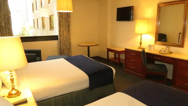 غرفة سوبيريور بسريرين منفصلين، Bristol Hotel 4/10
