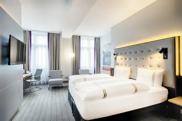 غرفة قياسية بسرير مزدوج، Premier Inn Cologne City Mediapark Hotel 3/5