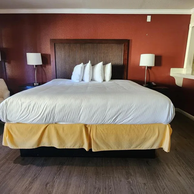 استوديو بسرير كينج، Mission Inn and Suites 3/7