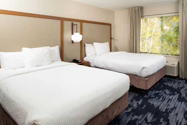 غرفة بسريرين كوين لذوي الإعاقة، Fairfield Inn Suites By Marriott Greensboro Wendover 1/4