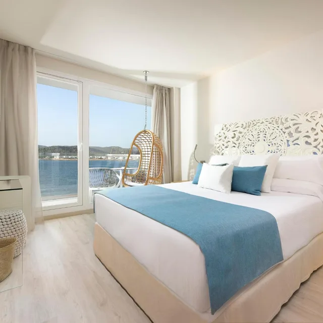 غرفة ديلوكس بسرير مزدوج أو سريرين منفصلين بإطلالة على البحر، Amare Beach Hotel Ibiza - Adults Only 1/2