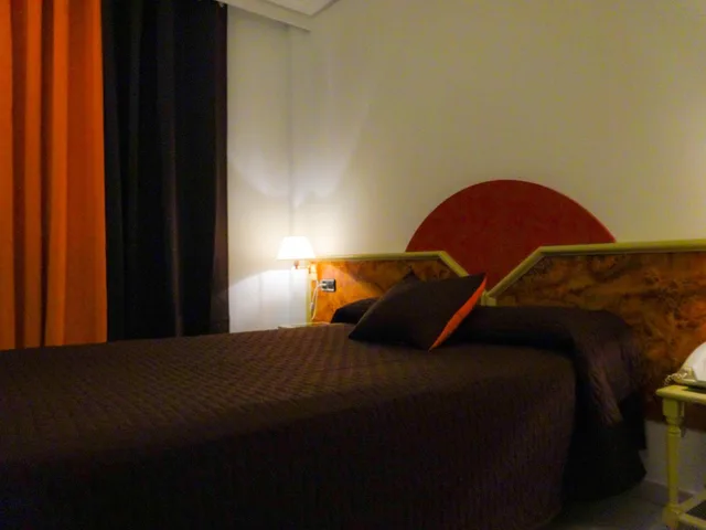 Room, Twin Beds, Private Bathroom, Hotel Azuqueca 2/4