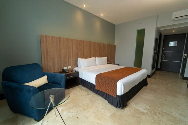 غرفة ديلوكس بسرير كينج، GHL Hotel Barranquilla 1/2