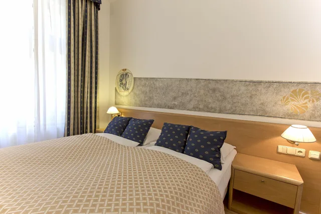 غرفة قياسية بسرير مزدوج، Hotel Tivoli 3/6