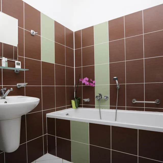 جناح، Zamecek Hotel 4/4
