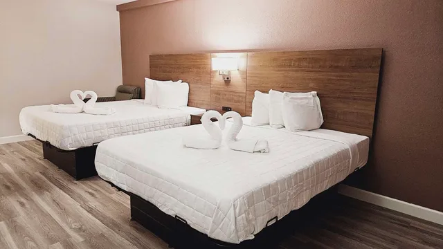 غرفة بسريرين مزدوجين بحوض استحمام لذوي الإعاقة، Best Western Hopkinsville KY 1/3