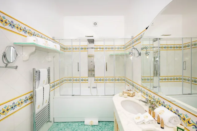 جناح جونيور بإطلالة على البحر، Hotel Royal Prisco 4/4