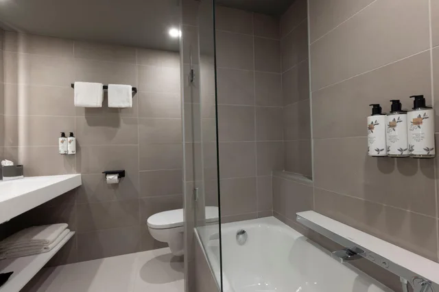 غرفة بريميوم بسرير كينج، Crowne Plaza Marseille - Le Dome by IHG 5/5