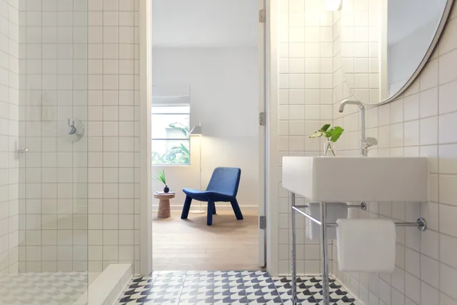 Essential, King Bed، Kimpton Shorebreak Fort Lauderdale Beach Resort 2/2