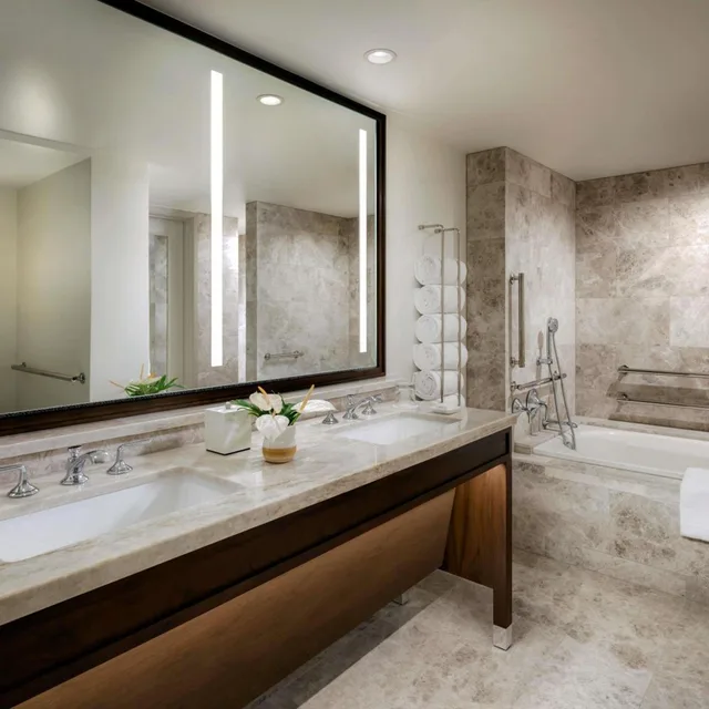 Suite, King Bed, Mountain Side, Sofa, Accessible, Fairmont Kea Lani Maui 2/3
