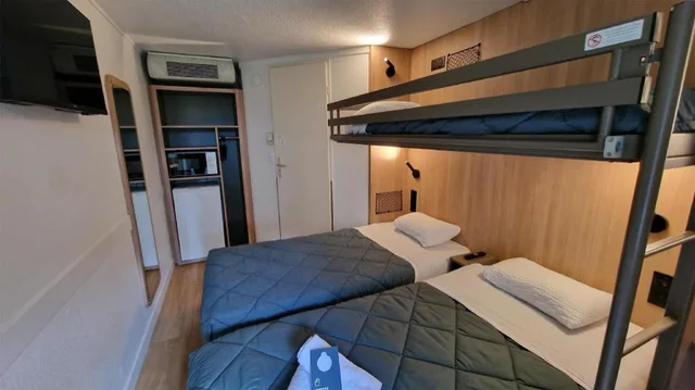 Room, Triple, 3 Beds, Premiere Classe Bordeaux Est Lormont 2/8