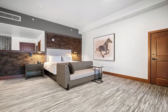 Premium, Suite, King Bed, Sofa, The Lodge at Flying Horse 2/3