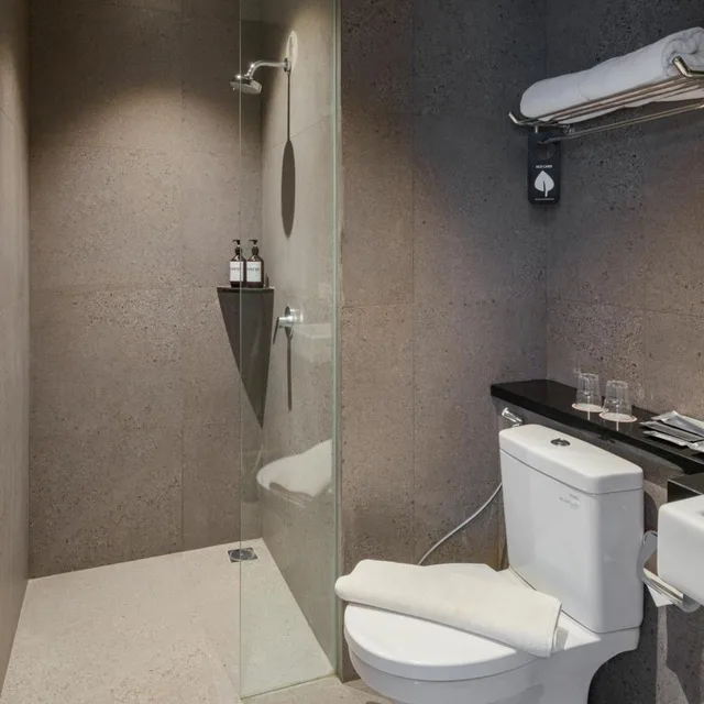 غرفة عائلية، Luminor Hotel Airport Sidoarjo By WH, Best Choice and Strategic Location with a Rooftop area in Town 3/3