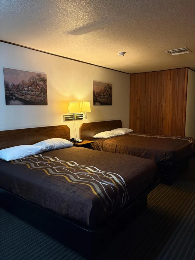 غرفة قياسية بسريرين كوين، Motel Garberville 1/10