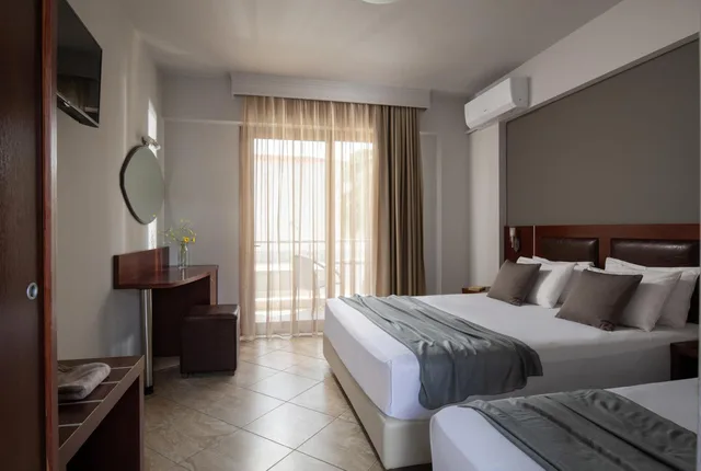 Room, Triple, Pool View, Simeon Hotel 4/8