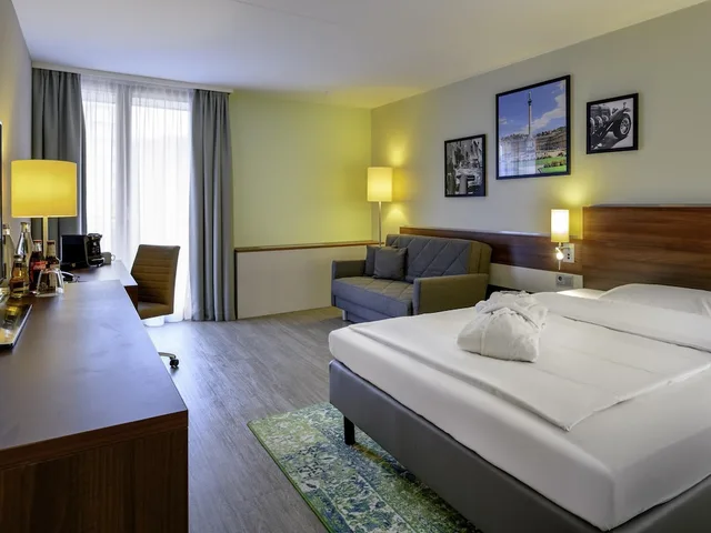غرفة سوبيريور بسرير كوين مع أريكة، Mercure Hotel Stuttgart Sindelfingen an der Messe 1/6