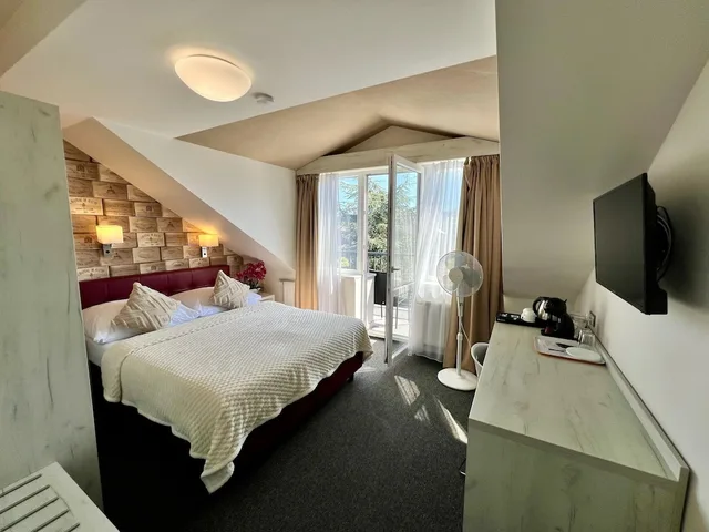 Superior, Queen Bed, Garden View, Balcony, Hotel Shato 4/10