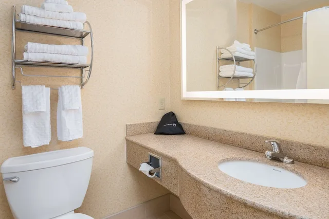 غرفة قياسية بسريرين كوين لذوي الإعاقة، Best Western Plus Keene Hotel 8/10