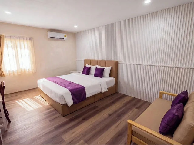 غرفة ديلوكس بثلاثة أسرّة، Sri Krungthep Hotel 6/8