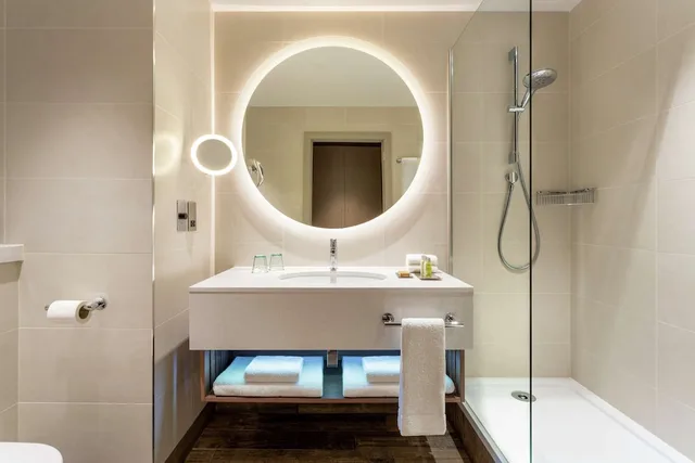 غرفة قياسية بسرير كينج، Hilton Aberdeen TECA 3/3
